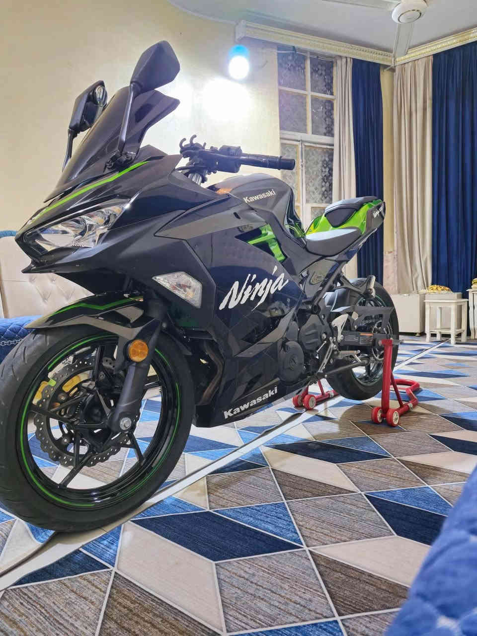 كاوسكي نينجا موديل 23 حجم المحرك 400cc نظام ABS
ونظام أيكو وسبورت مكفوله كفاله عامه ماشيه ١٢ الف وقابل للزيادة بدون أوراق ولارقم السعر 35 ورقه وبيها مجال 
***********
