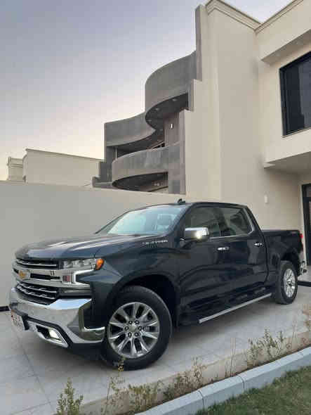 السلام عليكم للبيع شوفرليت سلفرادو خليجي موديل 2021 رقم أربيل مواصفات LTZ فول مواصفات 

السيارة خليجي مكفولة كفالة عامة عدا بارد شبر فقط وبيها سونار باقي سيارة مكفولة من صبغ الفتح التبديل الخدوش 

مواصفات السيارة بصمة فتحة كشنات تدفئة تبريد كشنات الأمامية كهرباء كامرة خلفية مري قلاب شاحن واير ليس و بيها بعد هواي مواصفات 

ملاحظة السيارة الباب الطويل و بدي قصير المرغوب بالسوك 

السعر 345 وبيها مجال 

مكان السيارة بغداد 

رقم الهاتف ***********
