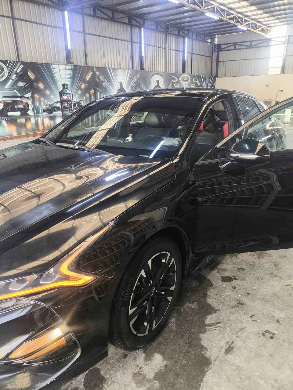 سلام عليكم 
K5 موديل 21 ١٦٠٠ تيربو 
مواصفات تيربو معروفه 
رادارات كاميرا تشتيل عند بعد بانوراما وشحن لاسلكي واكوبعد ماذاكرهن 
سياره فقط حادث امريكا بنيد وجاملغ جهة العبري بيه ايرباك فقط العبري طاك  
رقمه بغداد سياره بأسمي سنويه وهزه جديده مكان سياره نجف 
السعر 162 وبيه مجال 
تواصل مباشر 
***********
