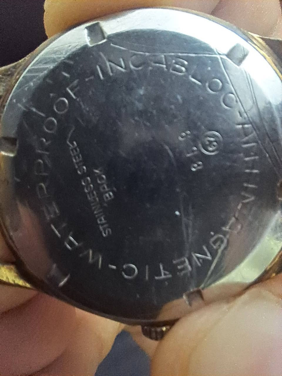 ساعة يد فايا لوكس vialux
ماركة سويسريه مميزه 
الساعه من زمن الستينات او السبعينات
تعمل بالزنبرك وليس البطاريات
مميزاتها
1_ مضاده للمغنطه
2_ مقاومه للماء
3_ نظام حمايه من الصدمات


**إذا كنت صاحب هذا الإعلان وتريد حذفه لأي سبب، رجاءا أرسل رسالة إلى الدعم الفني**