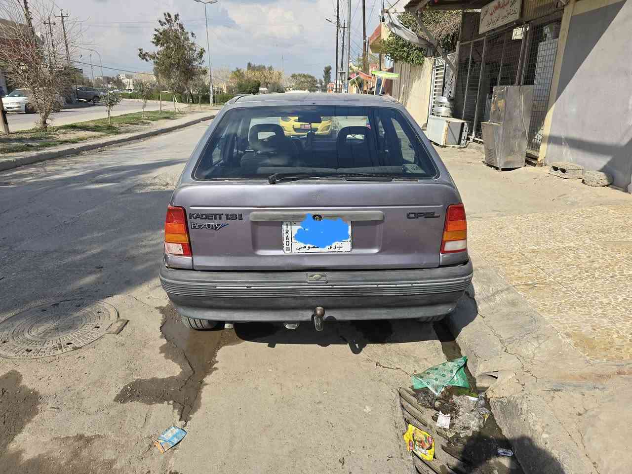 كاديت جنطة:
موديل : 91

ستيرن : بور 

قفل : مركزي 

كير : شرط 

محرك : اثر نفخ 

حجم محرك : 18 

رقم : نينوى الماني 

سنوية : عضم 

الشرعي : اني 

طخم : جديد 

صبغ : صراحه ما ادري يكولون تصليحات بس السقف شركه 

كهربائيات : فول 

تنته : شغالة فول 
السعر : تفضل خاص 
رقمي : ***********
مكاني : الموصل الجانب الايسر حي سومر
