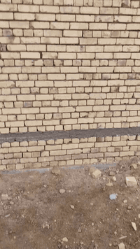 بيت للبيع زراعي قضاء سوق الشيوخ قرية النصر 
كل الخدمات متوفرة مدارس متوسطة وابتدائية ماء كهرباء مولد سحب الشارع عريض 
سعر البيت 27 مستعجلين ع البيع راعية عندة مريض والله مو هذا سعرة ***********
