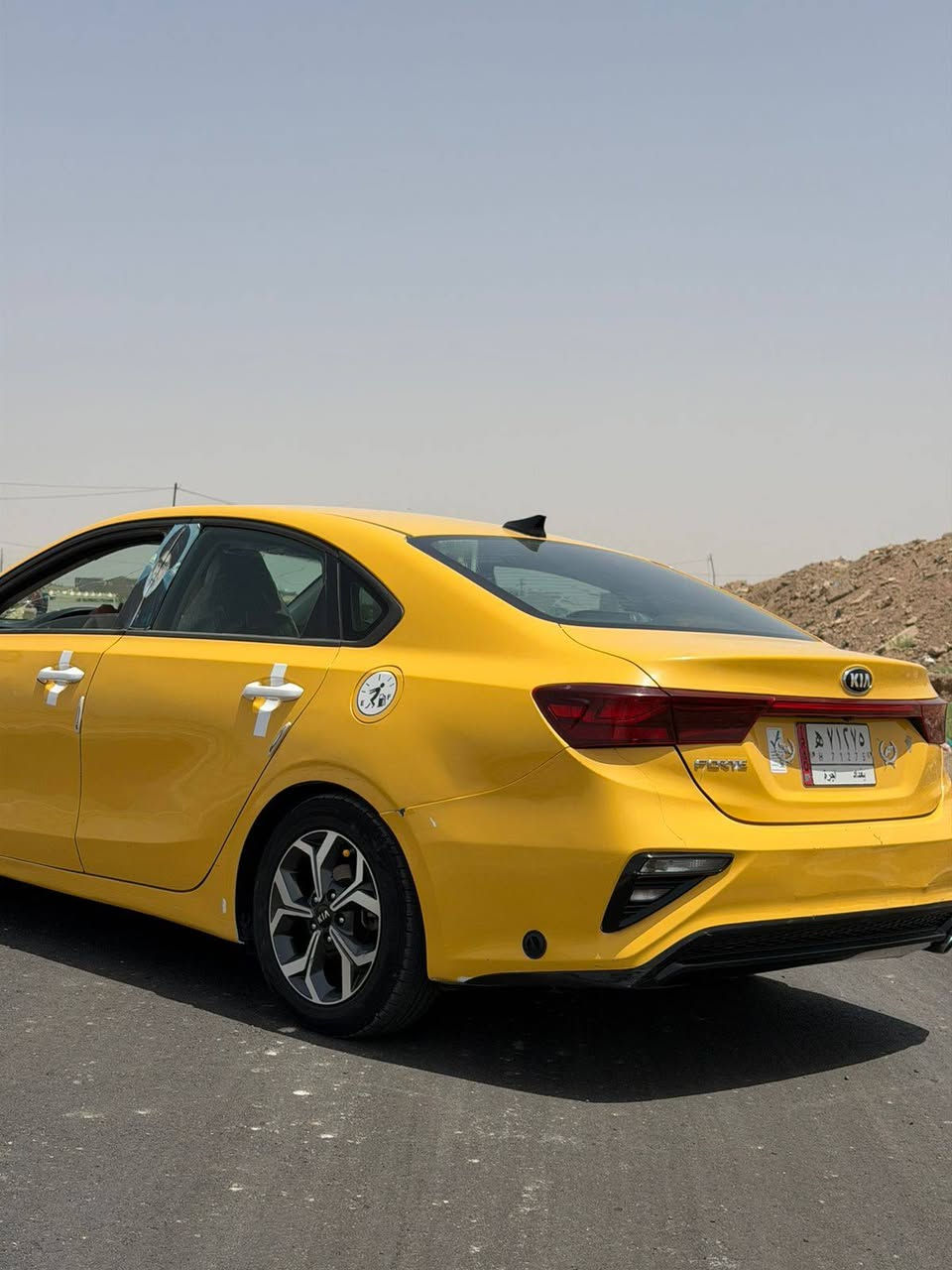 سلام عليكم شباب 
للبيع 🚘
كيا فورتي موديل 2021
اللون: أصفر
الممشى: 99 ميل
المواصفات: نص فل
السيارة بحالة ممتازة جداً،
محرك وكير كفالة ✅
لا تحتاج أي صرف، استخدام مرتب ونظيف.
السعر: 128 ورقة قابل للتفاوض بالمعقول.
واتساب 📞 ***********
