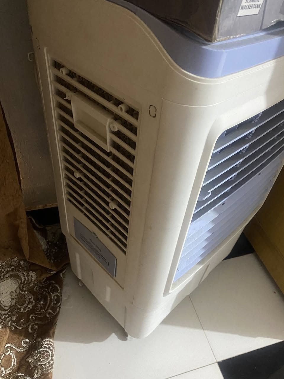 مبردة النسمه الاصلية مستخدمه شي كلش قليل جديده ماخذه لبيع بسعر مناسب


**إذا كنت صاحب هذا الإعلان وتريد حذفه لأي سبب، رجاءا أرسل رسالة إلى الدعم الفني**