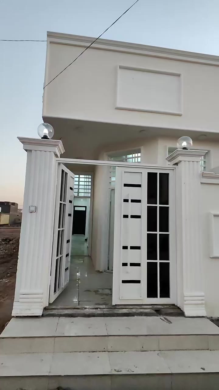 منزل للبيع المساحة 100 متر
بناء طابوك جمهوري أساس وسكف صب 

جنس العقار طابو سند 25 مشمول ب قرار 

قريب على الشارع العلوة وجسر الأمام علي وقريب على معمل الموز 

عرض شارع 11 متر تبليط بل كامل 

كل الخدمات متوفرة 

عنوان النجف الاشرف علوة الفحل 

استفسار 👈 ***********
