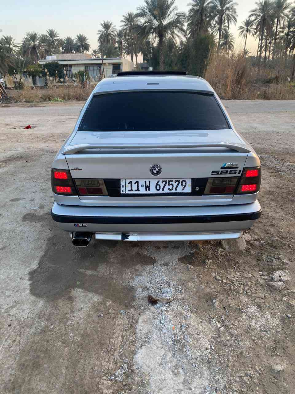 525 اصل بليته وسنويه موديل 1993
رقم بغداد سنويه وهزه ورقم جديد 
محرك مسكر فانوس.. كير اوتو
بجم عريض 
دبل ارباك دبل جكمجه 
غرفه جلد كهرباء 
سلايت شغال 
تبريد شغال قطعتين 
ستيرن كهرباء 
مري رياضي ام الاشاره 
دعاميات M
دوس M
ويل حجم 17 M
حداديه جديده 
لويات امامي رياضي تكدر تعلي وتنصي بليعجبك 
منظومة زنون الاصلي بجم كامل شرط لايت نهار 
بكلايت ليزري 
تنته كنتاره 
ريمونت سنتر 
مسجل سوني الاصلي 
مكان بابل ***********
