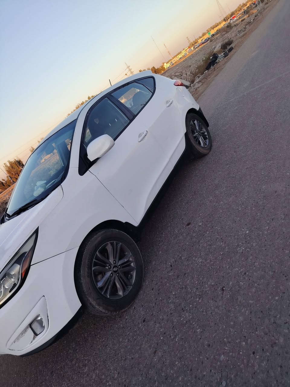 من رخصة الادمن المحترم توسان 2015 رقم اربيل انكليزي وارد امريكي سيارة نص فول تحكم شاشه داخل جلد لونين كرسي كهرباء تحكم جهتين بيها رشات بالصفحه خفيفه  تريد تحويل تريد وكاله السعر 140 بيها مجال قرب سيطرة الاثار رقم الهاتف ***********
