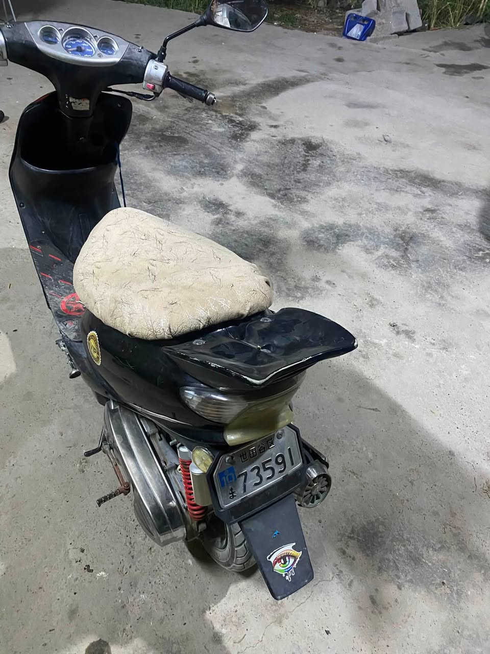السلام عليكم عصفوريه للبيع سلف هندركله شغاله دراجه كلش نضيفه عوزه تريشه السعر ٢٥٠بيه مجال قليل عنوان الشعله 📞 ***********
