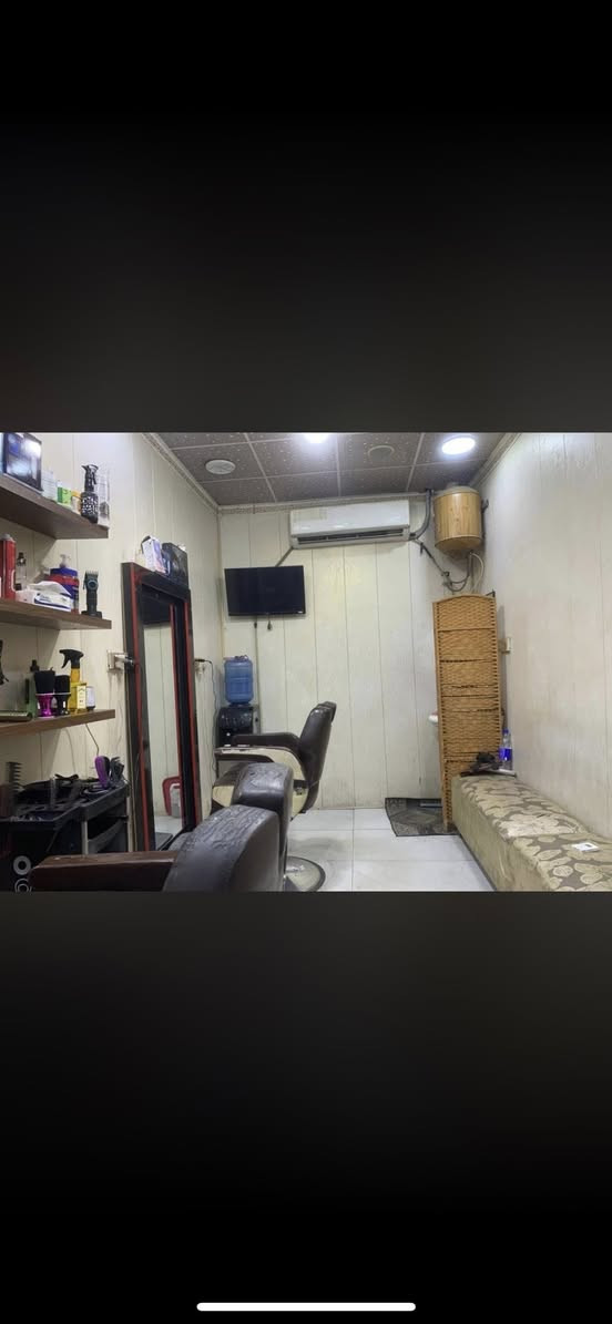 من رخصت الادمن
محل حلاقة كامل للبيع

كراسي عدد 2

مراية عدد 2 ام اللد

قنفه عدد 2

عربانه

مغسله

ملحقات اخرى

السعر 250 وبي مجال

عنوان بغداد

***********
