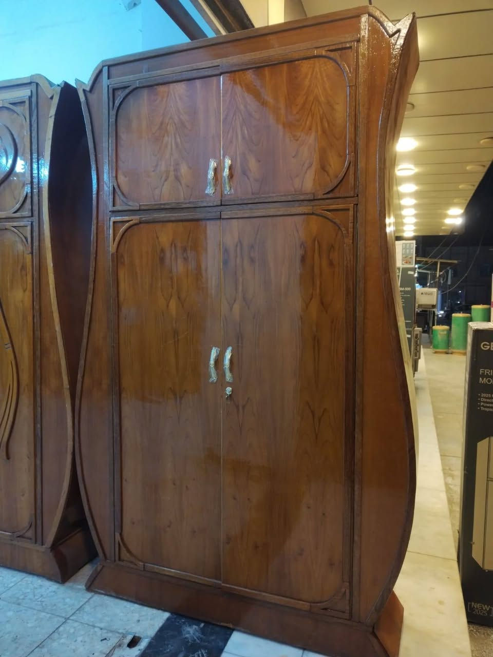 غرفه 6 باب ملحق صاج داخل وخارج ضهر جرجوبه شغل درجه اولى مستعمل موديل سندانه بغداد الأمين الثانية ***********
