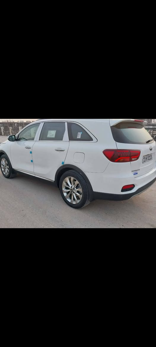 سورنتو 20 خليجي فول مواصفات رقم بغداد بسمي محرك 6 سلندر 7 راكب 3 قطع تبريد مركزي منفصل كامره دواره بصمه 
تحكم بلستيرن مثبت سرعه ويل كروم تخم تاير جديد اشاير بلمري مري شفط يدات نيكل ستيل اصل قبق جنطه كهربائي سياره حلوه وجديده ماشيه 120 بيه بارد قليل داير جاملغ وجوه رقم الخلفي 
سعره 243 وبيه مجال لطيبين. ***********
