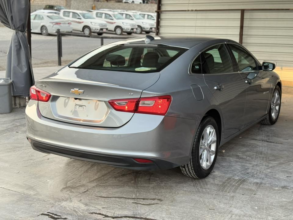 بسم الله الرحمن الرحيم

شفروليه ماليبو – موديل 2023
المواصفات: LT1

🔹 بصمة وتشغيل زر
🔹 مقاعد كهرباء
🔹 كاميرا
🔹 فول أوتوماتيك
🔹 رادار أمامي
🔹 رادار مغادرة المسار (Lane Assist)
🔹 تبريد في الشاشة
🔹 فرامل كهربائية
🔹 شاشة عدادات رادار
🔹 مواصفات أخرى كثيرة

🚗 الممشى: 31,000 كم
🎨 الحالة: بدون صبغ، بدون قطع مبدلة
🔧 يوجد فقط مكانان PDR
🛡 الرادارات، أنظمة السلامة، وكل شيء شغال 100%
📘 الكتالوج ومفتاح الشركة الأصلي موجودان
❄️ الراديتر وكل القطع الأصلية
🔩 كبس أمامي وخلفي
مکان السلیمانیة
***********
