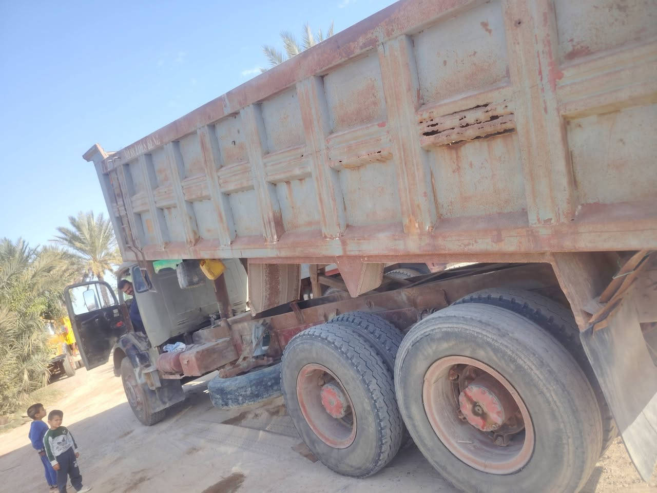 السلام عليكم قجمه 79البيع كير 110 مجموعه نص جيف سياره بلاديه رقم صلاح الدين لاماني جاهزه العمل سعرها 35وبيها مجال العنوان بغداد ابو غريب لاستفسار ***********
