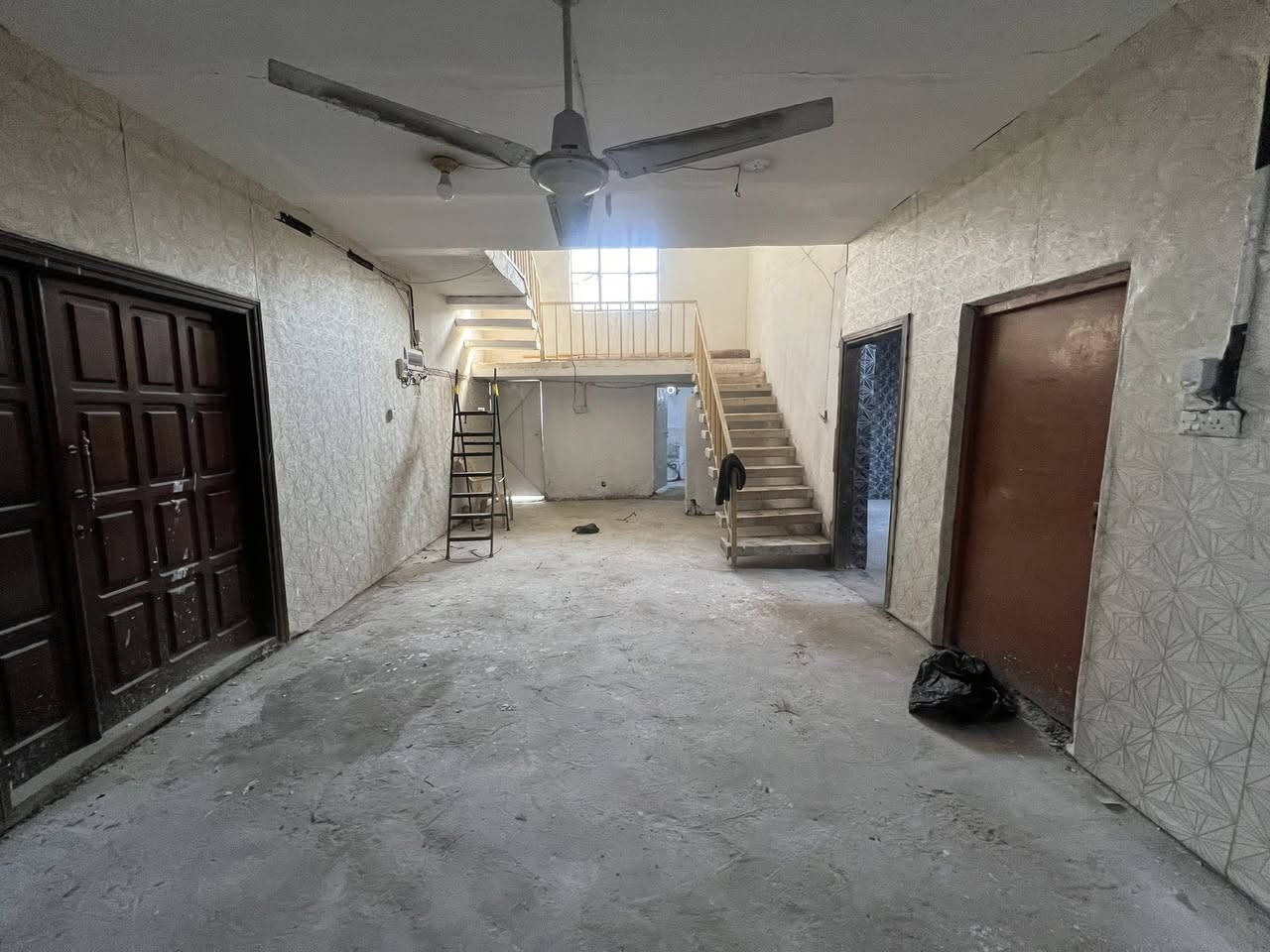 بيت للايجار في منطقة كريطعة قرب بيت الوزير نضيف ومرتب يحتوي سخان وتانكي ومجهز للاستفسار الاتصال بالرقم ***********
