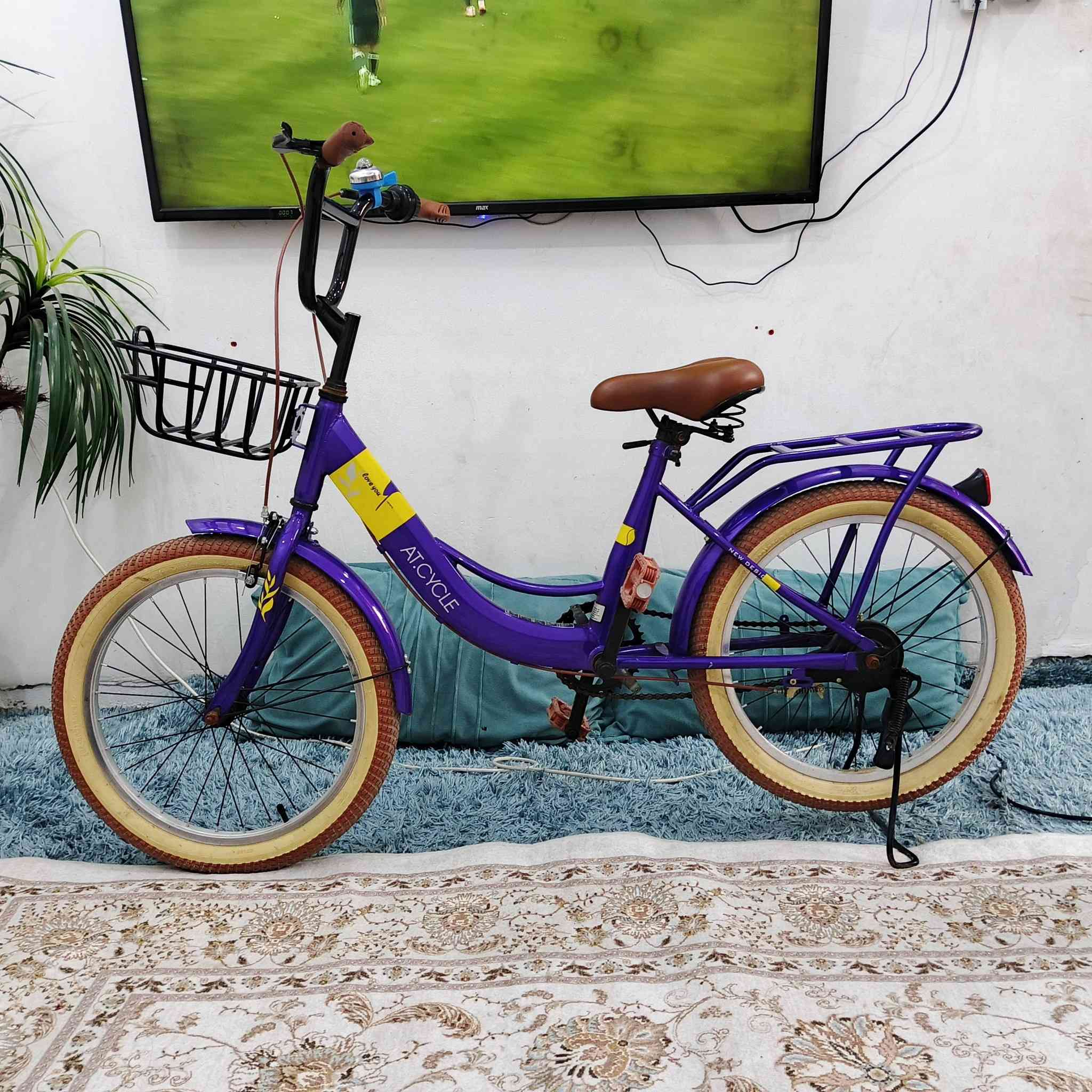 بايسكل حجم  20  بناتي باله ياباني للبيع استعمال قليل 
السعر  90  الف وبيه مجال المكان بغداد / الشعب
***********
