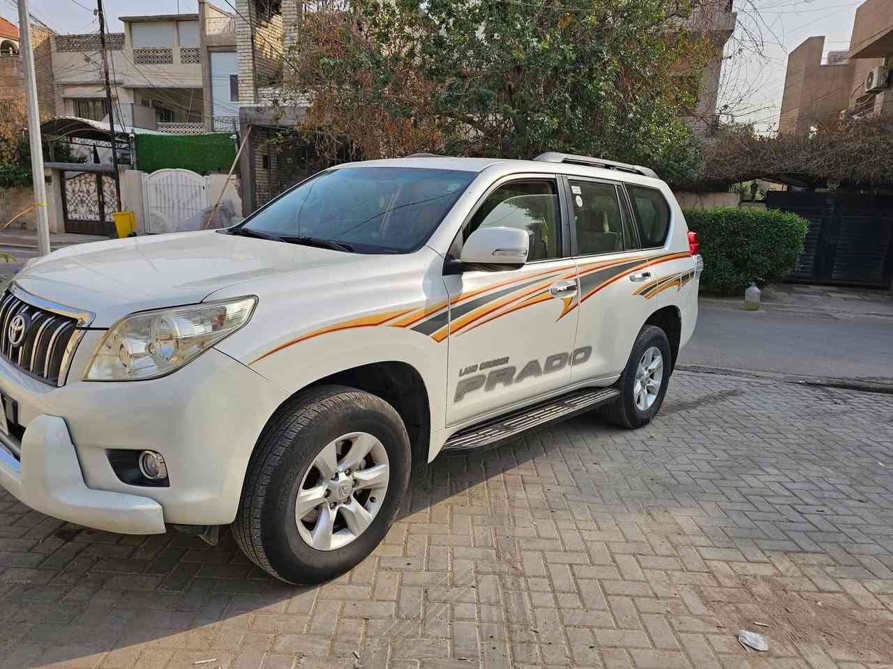 برادو ٢٠١٠ محرك ٤ سلندر
السونار موضح 
السيارة بدون نقص 
السعر ٢٠٠ بيها مجال 
***********
*********** واتس اب
المكان بغداد
