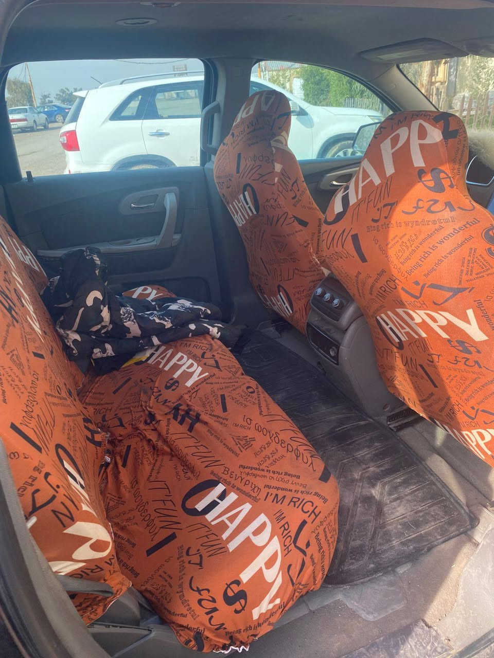 سلام عليكم شوفر ليت موديل 12 نظيفة جدا كاملة من كلشي حدادة وادامة كلها جديد للبيع او مراوس رقم بغداد راعيها بكركوك الاتصال ***********
