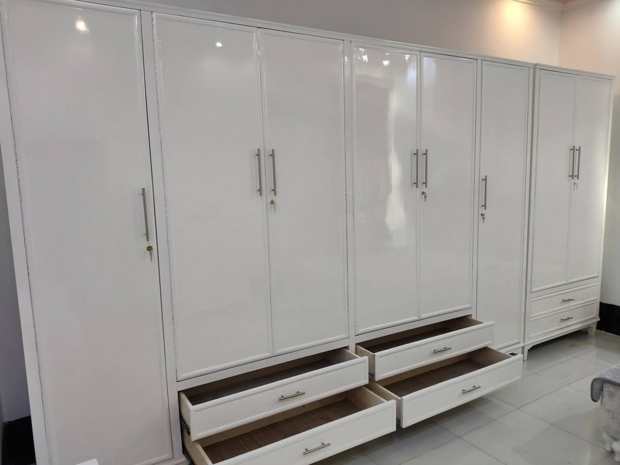 مساء الخير والعافيه متابعين الصفحه
تم تسليم طلب الزبون 
غرفه سته ابواب نجاره عراقيه الموديل تركي 
كول الشغل صاج خمسه ملم وجهين 
الصبغ حراري مال سيارات 
نشتغل حسب الطلب كل الموديلات التركيه 
نجاره علي كاضم 
بابل الحمزه الغربي 
واتساب ***********
