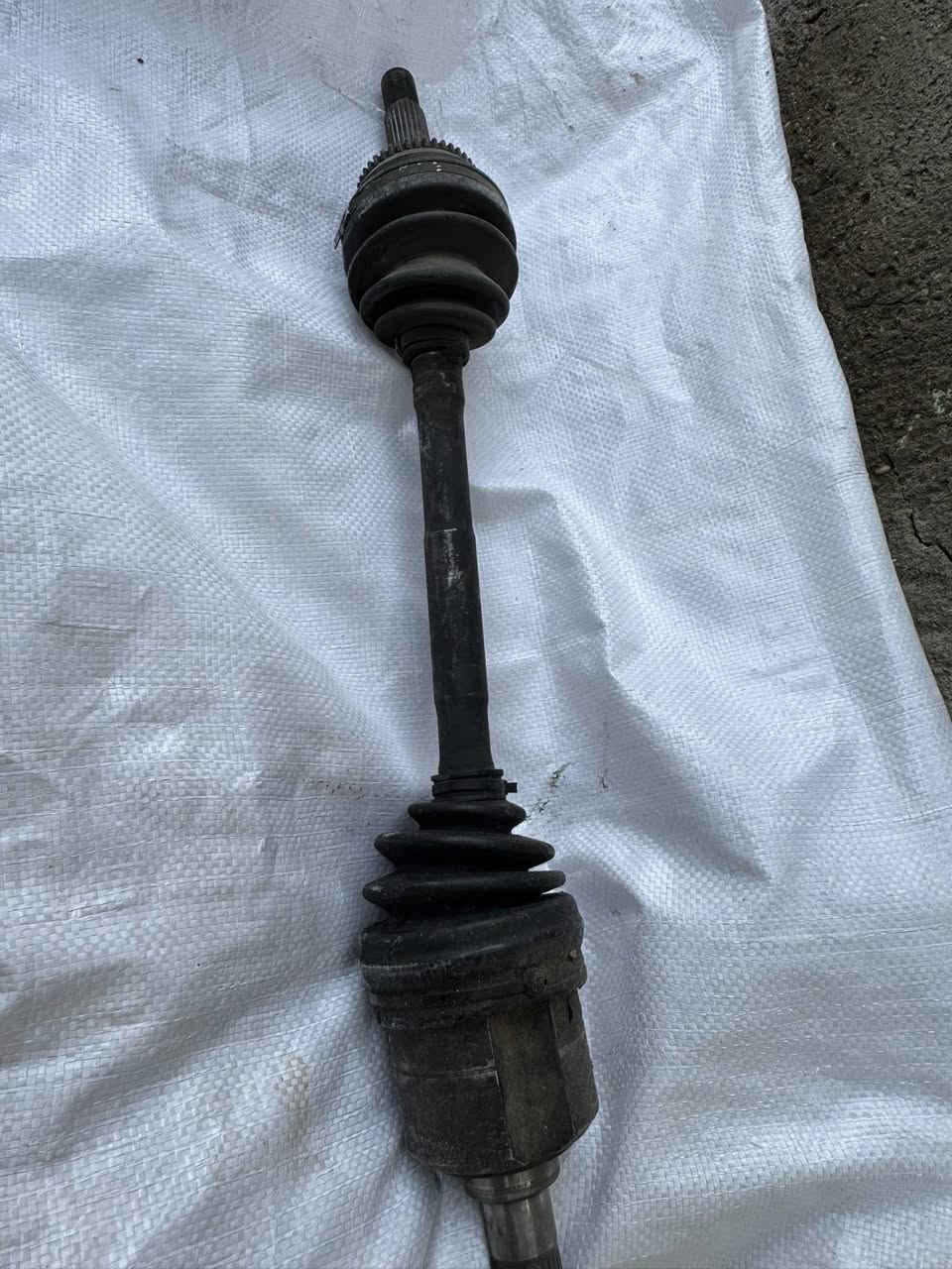 سلام عليكم عندي ذني الغراض درايم جهة السايق القصير مابي شي حاويه بس الرأس مبدل وع الفحص والنوزلات الحليبي مال محرك 2000  منضفات بجهاز بس شدهن 
والخضر يمكن مال 1600 شغالات وع الفحص 
والستيرن هوه وجوزه شغاله و اليدات شغالات 

النوزل لأخضر 15 
وال حليبي 25 
والدرايم 40 
والستيرن 25 
مكاني نجف او كربلاء ***********
