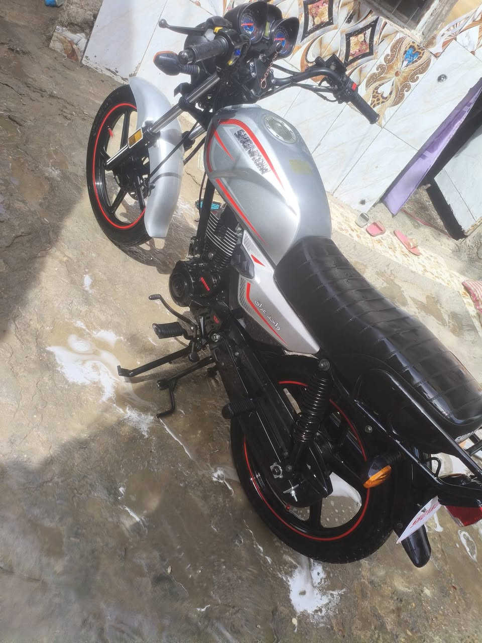 سلام عليكم ورحمة الله وبركاتة دراجه لبيع موديل 26 اوراق كاملاه جيديده زيروه مكاني  هاذه رقمي ***********
