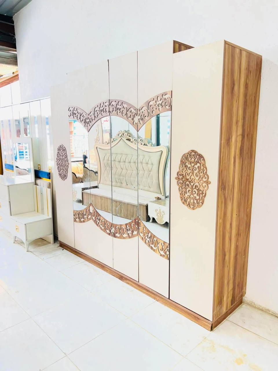 غرفة نوم تركي مستخدم
نضافة90%
عدد القطع / 7
نضام / أبواب 
سعر 650
شد ونقل داخل بغداد مجاني🚛
يوجود توصيل محافضات
اي أستفسار على خاص مع سكرين للمنشور


**إذا كنت صاحب هذا الإعلان وتريد حذفه لأي سبب، رجاءا أرسل رسالة إلى الدعم الفني**