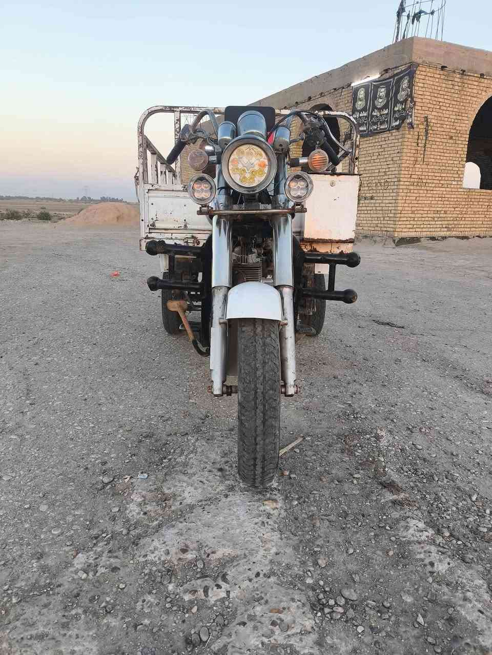 ستوته أوراق كاملة مجفته مدري مشروكه والله ما اعرف بس شغاله هندر مابيه سلف وباتري لسعر 500 ليريد يشتري يتصل عليه وأنساب أو شريحة ***********
