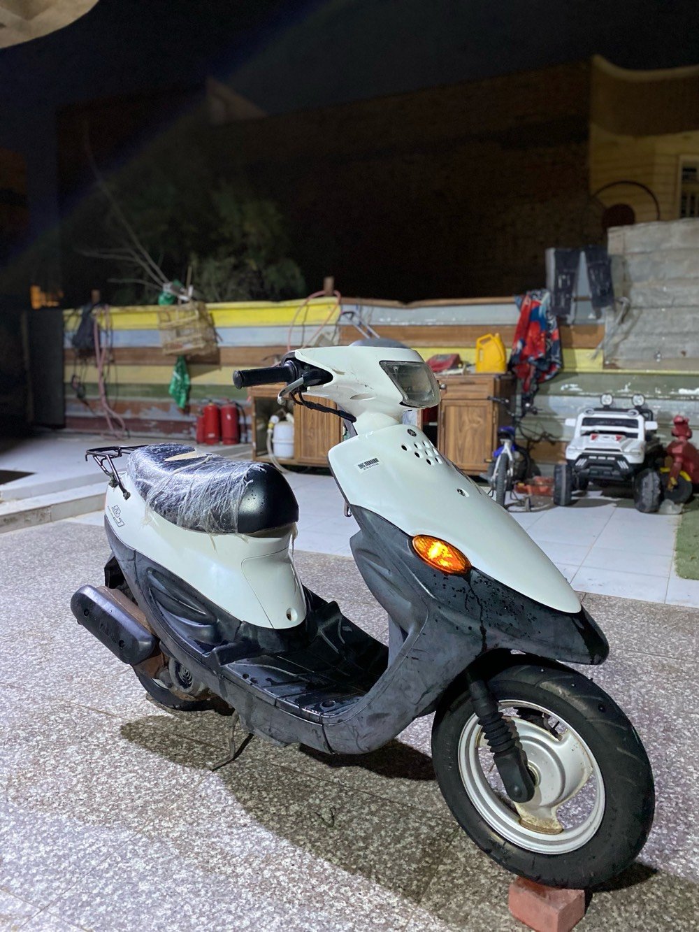 ناصريه شارع بغداد موصفاته حاويه ساله شهرين من نازله ماشيه 25كيلو متر سرعه توصل ل75 هورن سلف نكره باتري جديد