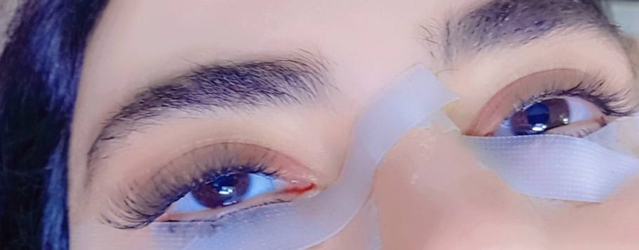 عروض ناررر💥💥💥
 
(( @كوافيرة بيتي Tweety بيوتي    يرحب بكم )) ...
1- صبغة حاجب (   5الف😍)
👈🏻حف بشرة الوجه كامل بالخيط ( 10الف😍) تنظيف بشرة عميقة (10الف😍) 
تنظيف بشره +حف (15بدل 20😍)
2- تركيب رموش شعره شعره نص سحبه (  10الف😍)
3- تركيب رموش شعره شعره سحبه كامله (15الف😍)  👉
4- ازاله رموش(5الف😍)  👉  
5- بدي كير قدم ملكي (10الف😍)  👉
6- شيرا جسم كامل (40 الف 😍بدون الم للمناطق الحساسه) 👉
7- شيره نص جسم (٣٠ الف😍بدون الم) 

         يوجد لدينا قسم الشعر
 8_تخصيل الشعر قصير 20 الف 😍هدية معالج👉
9_تخصيل الشعر متوسط 30 الف 😍هدية معالج👉
10_اما الشعر طويل حسب الاتفاق 😍 

11_معالج شعر قصير ٤٠ الف 😍 
12_معالج شعر طويل حسب الاتفاق 😍 
13_معالج الشعر متوسط. ٥٠ الف 😍 

🥰يوجد لدينا قسم اكرلك بمواد كايلي 
            وفكتوريا وباسعار مناسبه🥰
14_جل اكستيشن +منكير ايد (  20الف😍كايلي وفكتوريا 20الف )👉
 15_جل اكستيشن +بدكير قدم(10الف😍كايلي وفكتوريا 10الف )
 16_ادامه مع الجلش والتقشير ايد او قدم(20الف كايلي وفكتوريا 25الف😍 )
17_جلش + تقشير ايد او قدم (10الف😍 كايلي وفكتوريا 10الف )👉
 18_كفر جل +جلش+دزاين+منكير( 25الف كايلي وفكتوريا 30الف )👉
 19_(5الف دينار) ازاله جلش بدون ألم👉
20_(5الف دينار) ازالة البناء بدون ألم👉21_(5الف دينار) جميع النقشات حنه او حبر 👉

            🥰 يوجد لدينا قسم مكياج وتسريحات🥰
ارقى  المكياج حسب طلب الزبونه
جميع التسريحات حسب طلب الزبونه 

  😍 ((توجد لديناخدمة منزلية )) 😍

يعني اي وحدة متكدر تجيني اني اجيها للبيت هم بأسعار مناسبه❤❤

( العمل بأجهزة حديثة وتقنية متطورة وتكنلوجيا حديثة )

خدمة ضيافة للزبائن ...
نسكافي ☕  قهوة حارة ☕ قهوة باردة ☕ شاي أبو هيل

العنوان بغداد :- حي الخضراء شارع المشتل خلف الاحبار اول فرع على اليمين واول فرع على اليسار
للاستفسار والحجز ☎️
*********** واتساب 📞 (( النساء فقط)
*********** واتساب
