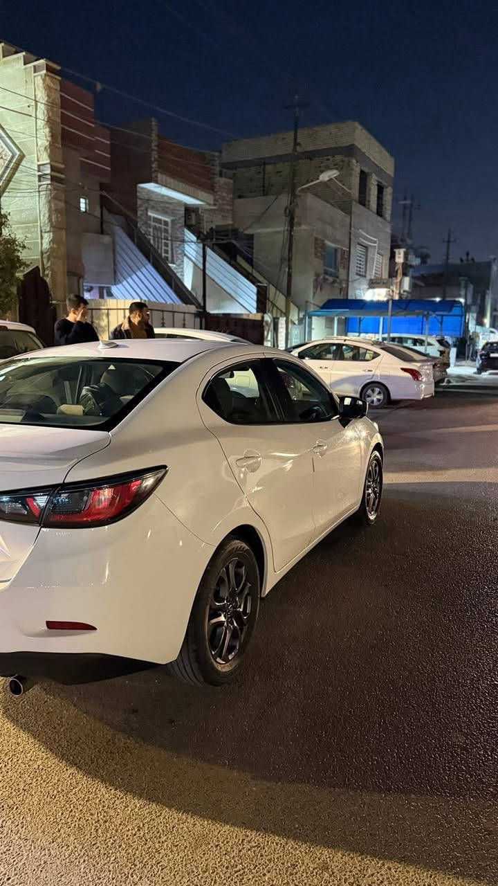 السلام عليكم 
تويوتا يارس ia 2019 
وارد امريكي

المواصفات : شاشة كامرة ماوس تحكم بصمة رادار 

الحادث : موجود بالصور يبين كلشي  
بيها صبغ قطعة وحدة الجاملغ جهة السائق 
وبيها بارد جاملغ ايمن قطعة صغيرة  بدون صبغ

المحرك والكير مكفول 

تدفئة وتبريد شغال 

رقم جديد 

السيارة ماشية 90 الف كيلو 

السيارة نظيفة وتسوة وياباني بعد ميحتاج

المكان بغداد _ العامرية 

للأستفسار اتصال او واتساب : ***********

السعر :125$
