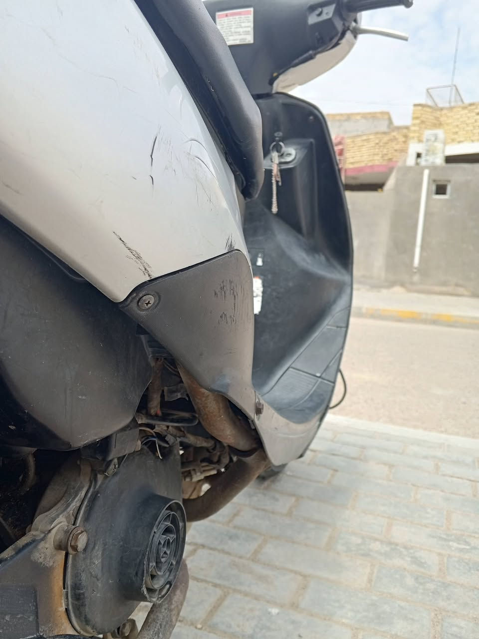 السلام عليكم دارجه ساسوكي للبيع دراجه جاهزه مكينه ناعمه كهربائيات كلها شغالة اشاير لايت بك لايت هورن دراجه هندر واحد اوراق اصولي بسمي مكان الميمونة السعر 300 وبيها مجال (للشراي) ‏‪***********‬‏
