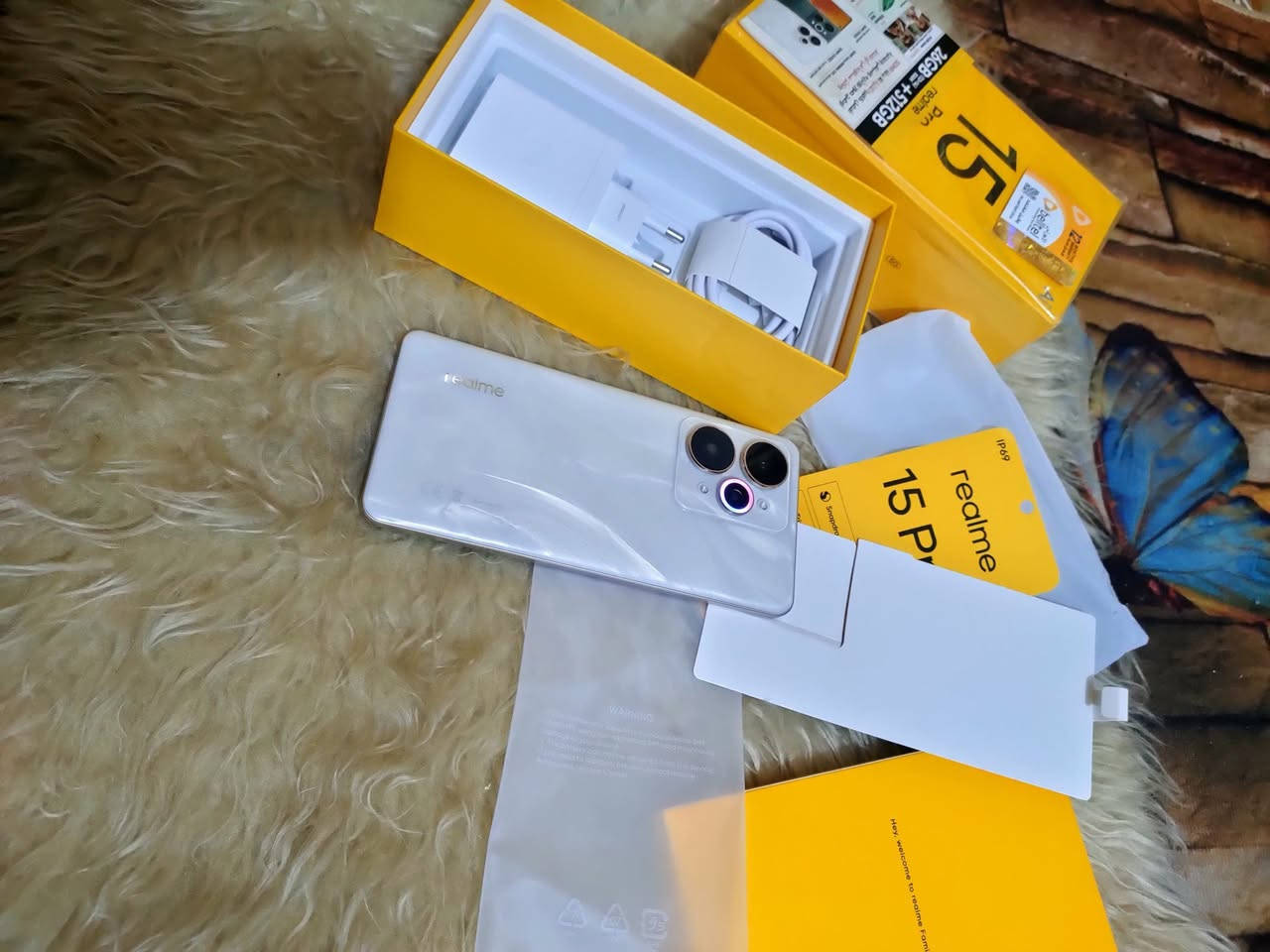 سلام عليكم اخواني جهاز realme 15 Pro 5G اخواني فقط مفتوح من الكارتون اغراضه غير مستخدمه 512 ب26 عشوائيه بطاريه 7000 ملم وشاشه 144 هيرتز وكامرات فلاكشب حساس سوني للبيع او مراوس سعر 500 الف وبي مجال جدا بسيط علما سعر الجديد تقريبا 585  مكاني بغداد مدينه الصدر توصيل ماعندي للستفسار خاص او وات ساب ***********
