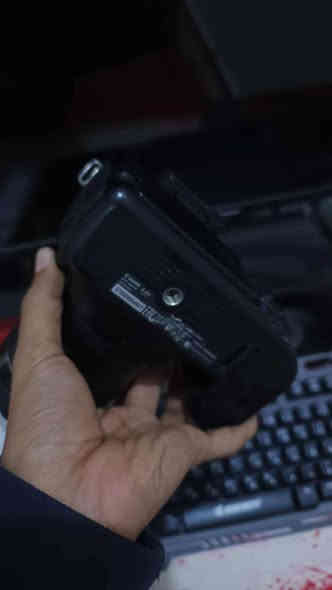 كانون d80
عدسه 18-55 
وكرب وبطاريه وحده وشاحنه 
 كارتون
حييل نضيفه شتر قليل كلش 
مكاني كوت 
ومتوفر توصيل لجميع محافظات العراق 
للستفسار مراسله الصفحه او واتساب ***********
