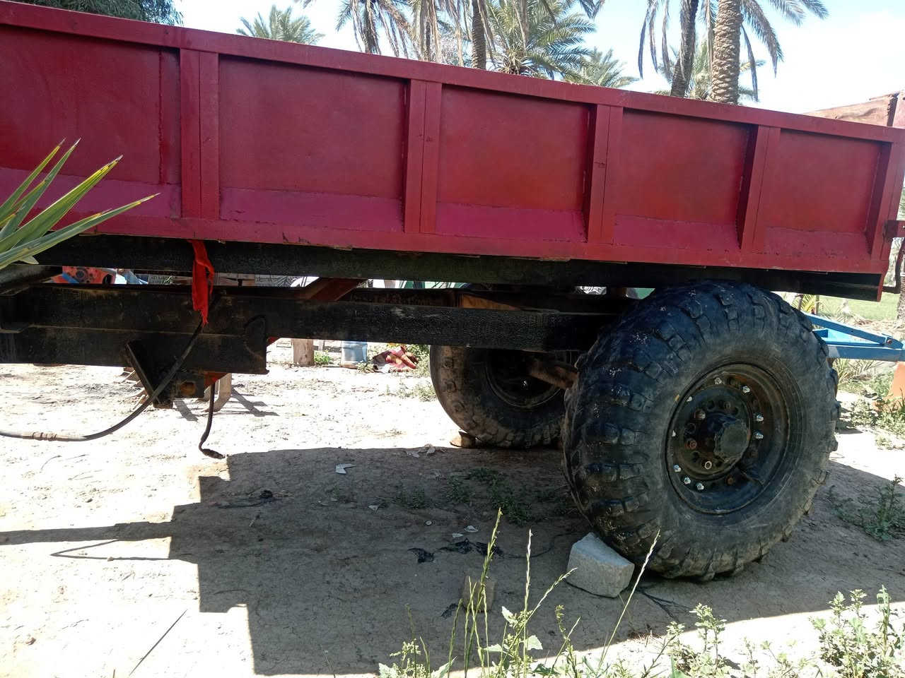 السلام عليكم للبيع عربانه حدادي  نضيفه العنوان نجف مشخاب السعر 1500 وبيه مجال ***********
