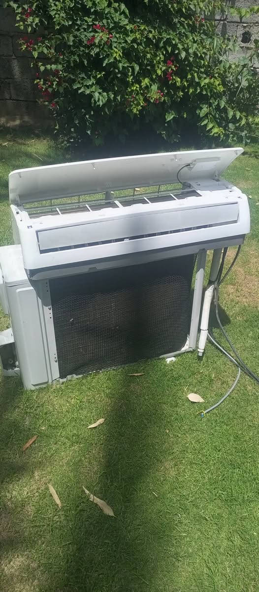 سبلت طن ونص نظيف وشغال استعمال قليل سعره 300 وبي مجال رقم الهاتف ***********
