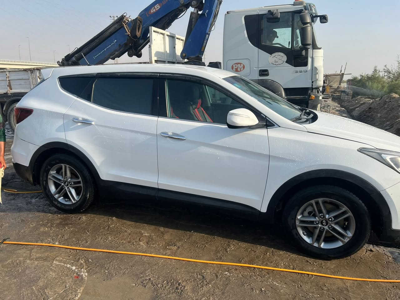 السلام عليكم…. سنتافي موديل 2018 وارد امريكي لون ابيض صدفي حادثها بچم امامي وبداية التكمة الامامية مالت السايق تعديل بسبب النقل والتحميل وبيها رشات صبغ قليلة الربع الجوة من باب خلفي عكس السايق صبغ اثر رصعة وشوية من الچاملغ الخلفي عكس السايق تعديل وصبغ  اللغود والشواصي مكفولات محرك GDI 2400 محرك وگير كفالة السيارة ماشية  50 الف ميل حقيقي السيارة سبورت گير اوتو وعادي مانع انزلاق وضع منحدرات حساس امامي وخلفي  تبريد امامي خلفي شاشة صغيرة وشاشة اعطال لايت زنون 5 راكب السيارة حلوة ونظيفة استخدام موضف رقمها بصرة حرة مداور بأي وقت
سعرها 140 وبيها مجال الخاص مفتوح ورقم التلفون مفتوح اتصال او واتساب *********** مكان السيارة البصرة القرنة
