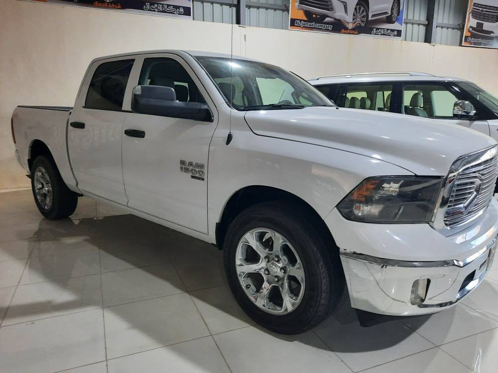 مراوس بصالون حسب القناعه دوج رام 2023
 كلاسك باب طويل بدي قصير المرغوب
 مواصفاتSLT معروفه نص فول سياره جاهزه بدون اي نقص حادث أمريكا هلال جاملغ الخلفي 
بدون دواخل ايرباكات سليمه 
ماشيه 47 الف 
هزه وبراد وسنويه ل2030
الشراي يتصل 
*********** أربيل, العراق
