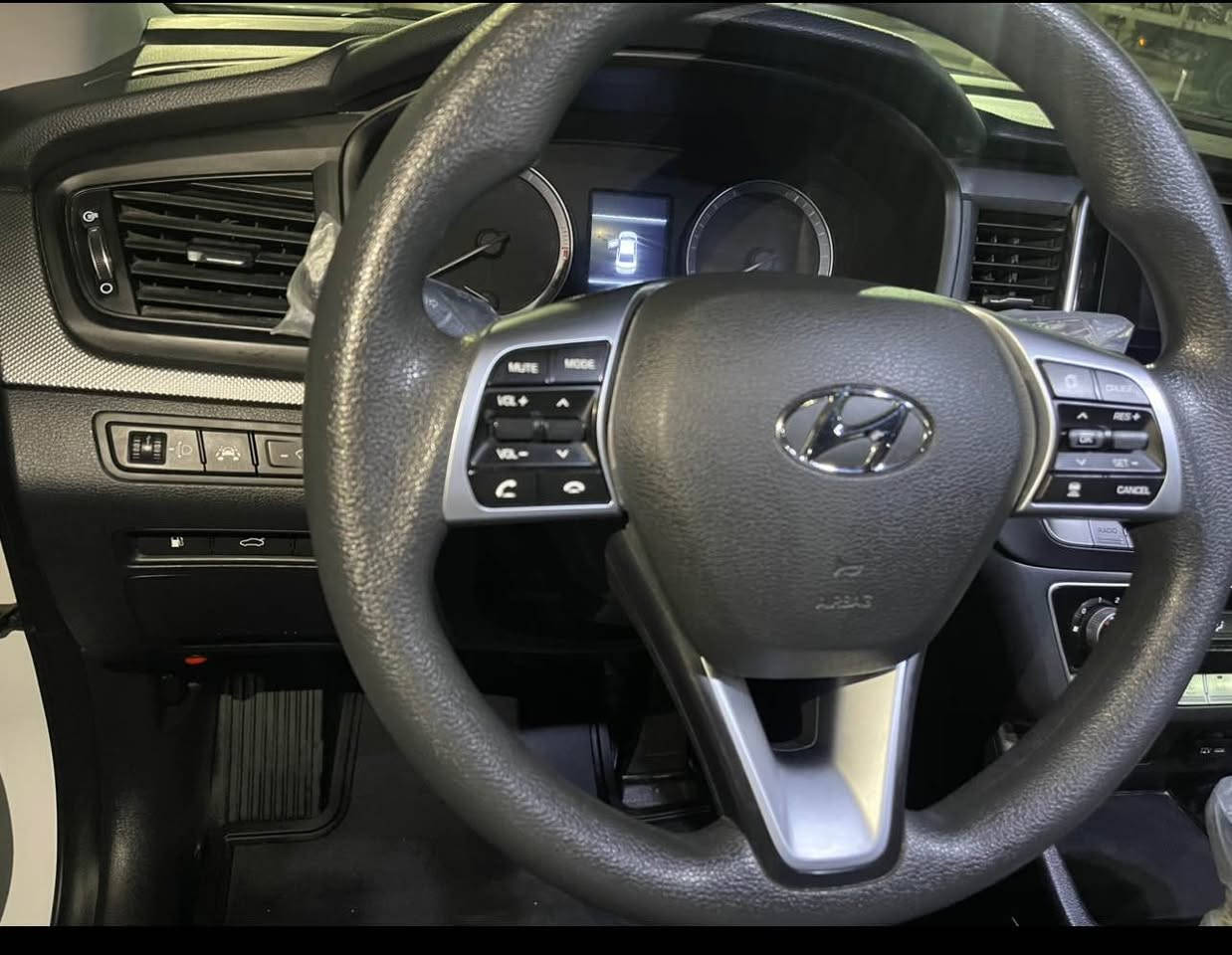 هونداي سوناتا كوري موديل 2021 اربيل باسم شركة 
تريد وكالة آو تحول شركه موجوده بلبصره 
سيارة كوريًه كفاله عامه من ضربه وصبغ و تبديل 

سعر 177 $ 
*********** البصرة, العراق
