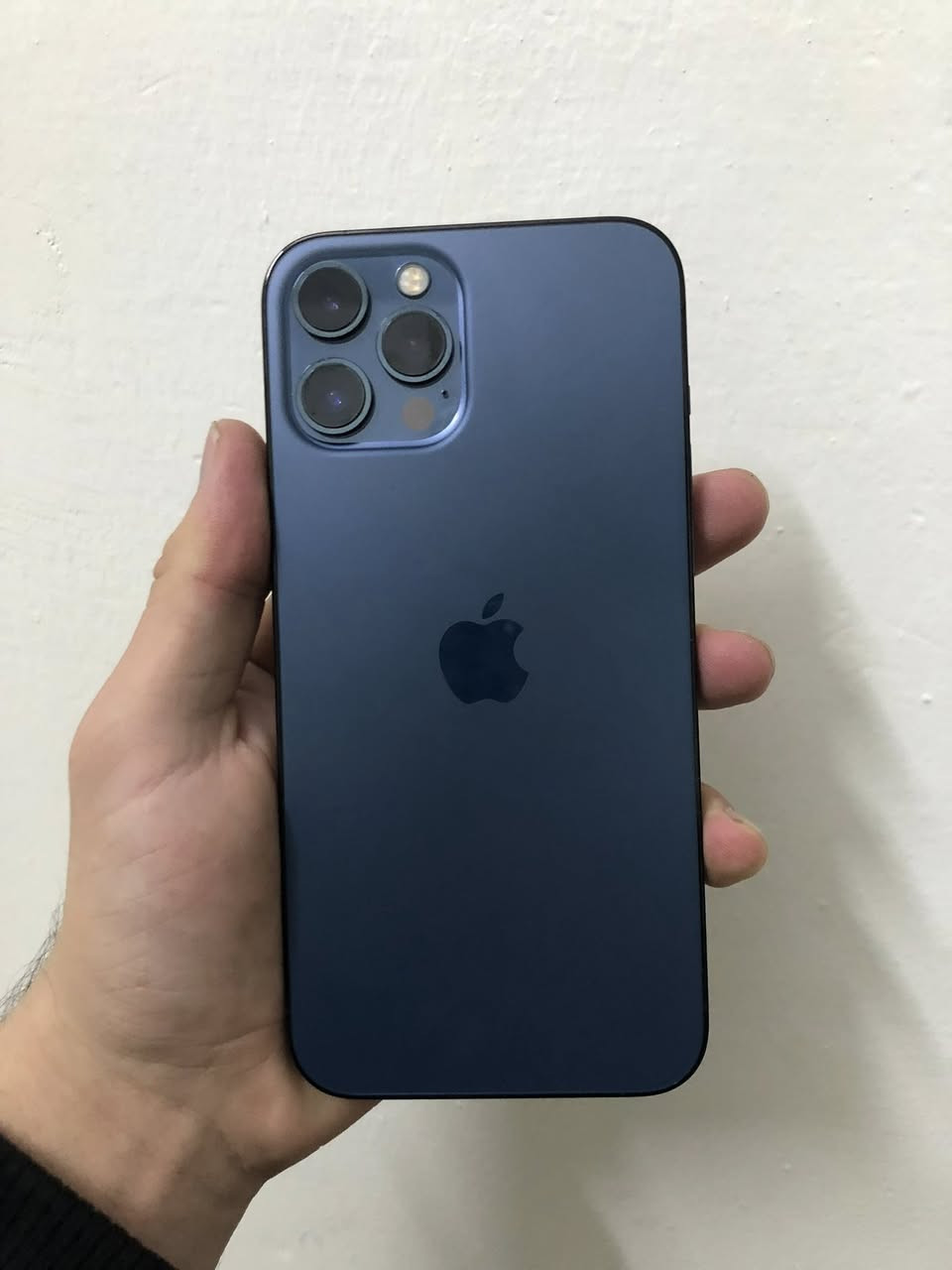 iPhone 12 Pro Max
الذاكرة:128كيكا
البطارية:80
النموذج M
 السعر 450 بي مجال 
الاتصال ع الرقم ***********/***********
sim cart فردي
