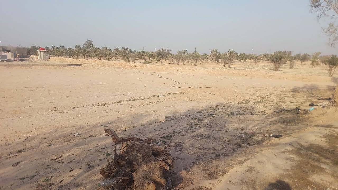 دونم للبيع طريق كربلاء نجف عمود 413
يبعد عن الشارع ٢٠٠ متر   ماء +كهرباء + سياج بلوك
للتواصل ***********
