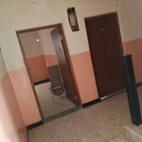 البيت اليجار غرفتين وصاله ومطبخ وستقبال جسر ديالى شارع المخازن 0770437...