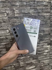 تكنو كامون 40 برو 5g بعده بالضمان جهاز جديد تماما شراي يتصل 0781898981...