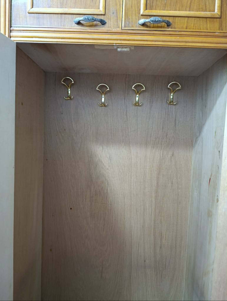 لبيع ب١٠٠ زوايا الرقم ***********
