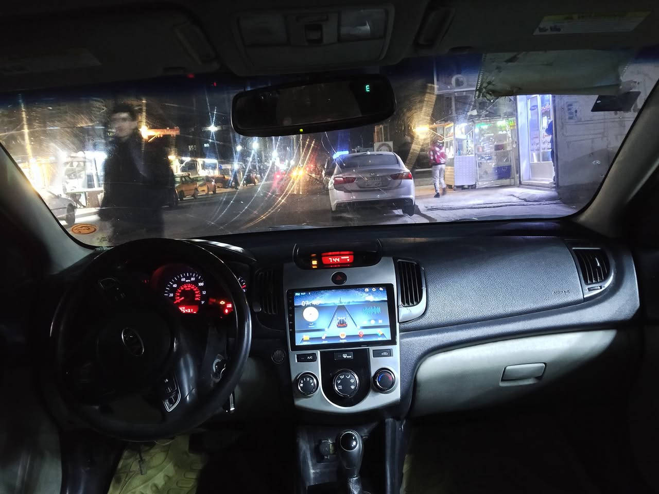 كيا فورتي 2013وارد
أمريكي حادثة جاملغ الأيمن فقط بدون دواخل محرك جديد وصدر امامي خلفي خير من الله سعره (75) وبيه مجال حك الجيه رقم صاحب السيارة *********** 
مكان السياره بغداد الزعفرانيه شارع المركز غير متواجد على الفيسبوك
