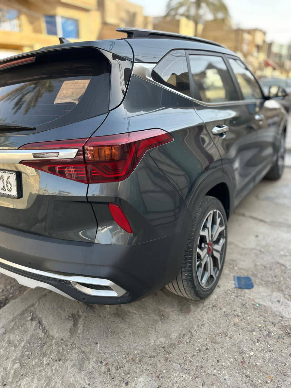 سلام عليكم اخوان 
سيارة كيا سليتوز مديل 23 فول الفول ماعده الفتحه ماكومواصفه بل عالم مابيها كشنات جلدماروني ابلاد قطعتين تبريد رادارات وحساسات دايرمداير السيارة وقوف ذاتي موس تحكم بل قياده مال ثلوج ورمال وجبال وبي اهواي شغلات اتخص القياده الكشنات تتفئه وتبريد هنبريك بصمه والابواب بصمه وتشغيل بصمه وبعدبيها اهواي شغلات مواصفات حادثها دعاميه وباب السايق وبدلات نفس الون بله دواخل ابدوالسيارة جديده جداً ماشيه34 الف سعرها 16 الف دولارماكوهيجي مواصفات وهيجي موصفات ابهيجي سعرابد بيع اوامراوس الاتصال على رقم ***********
