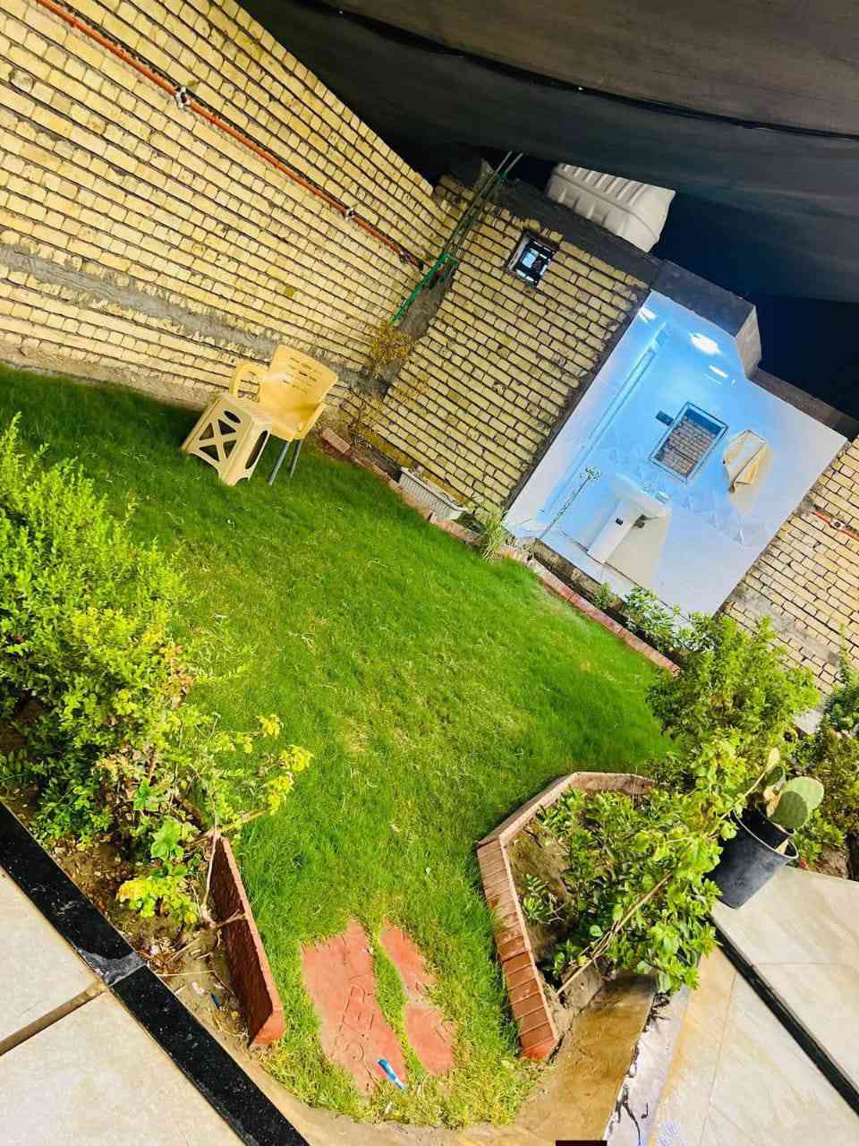 � للبيع دار زراعي سند 25 🏡
الصويرة 
📍 بالقرب من كراج بغداد – شارع الشقق مقابل فلكة المهندس
🚧 على شارع 20م ويبعد 70م عن الشارع العام

🏠 الدار طابقين بناء درجة أولى
الطابق الأول: غرفتين نوم، صالة استقبال، مطبخ حار ومطبخ بارد، ومجمع صحيات داخل البيت
الطابق الثاني: صالة وغرفتين نوم سويت

💧⚡ جميع الخدمات متوفرة
ماء، كهرباء، مجاري، وشارع صبّ

📐 المساحة: 330 متر
🪑 يُباع مع الأثاث

📞 للاستفسار: ***********
أو التواصل خاص
