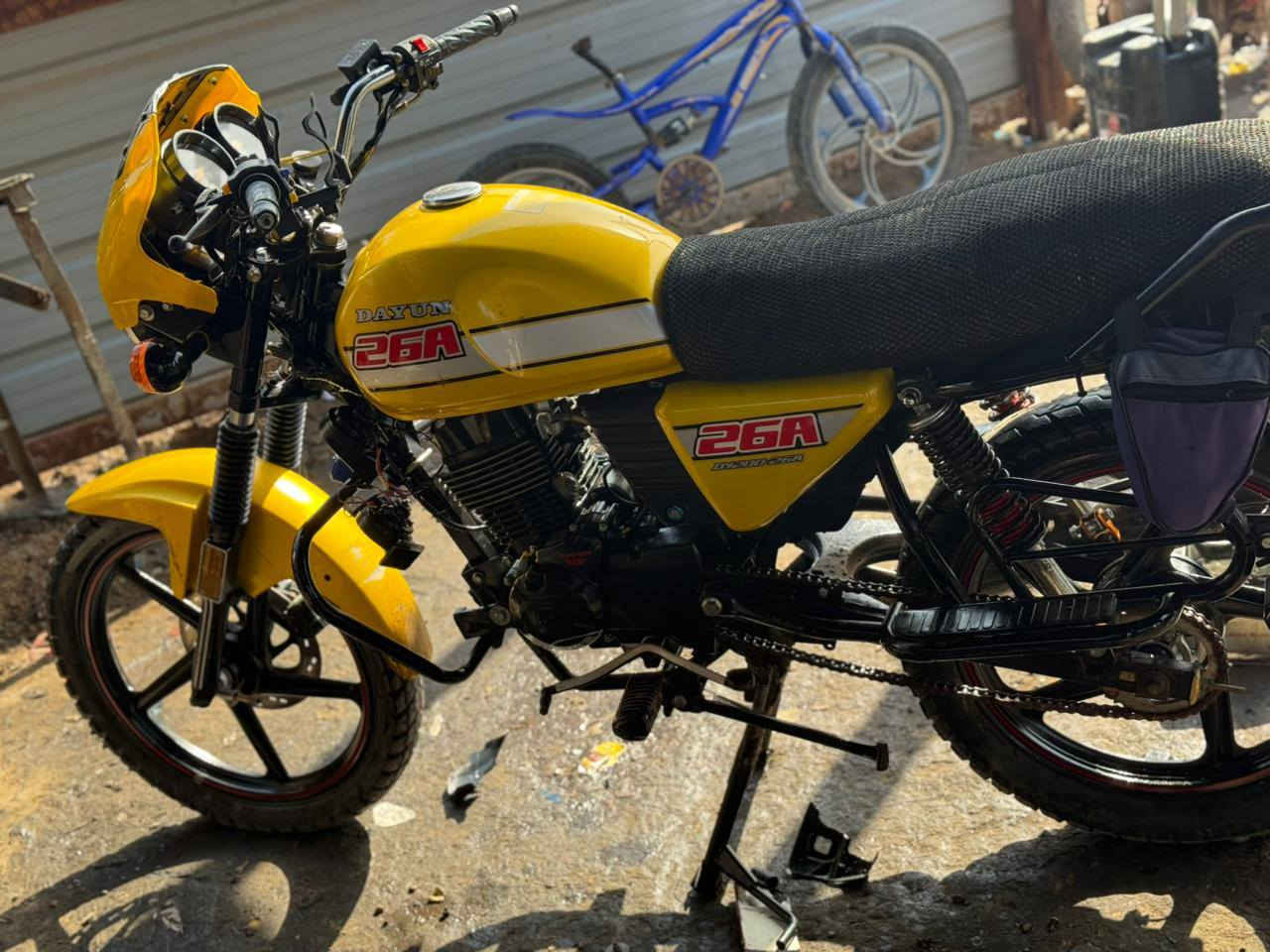 سلام عليكم شباب دراجة دايون 2023 مرقمة بغداد سنوية بأسمي دراجة جديدة وخير من الله كلشي جديد بيهة دراجة شلعتهة حلوة ونضيفة دراجة مامتعوبة بعدهة وكالة مكفولة كفالة عامة تحويل ثاني يوم دراجة معروضة مليونين و200وبيهة مجال
للتوضيح دراجة مشورع وطني رقم بغداد لحد يكول غالية وليش هيج سعر لن رقم بغداد يجي غالي مومثل اربيل وسليمانية 
شراي يتواصل ويا رقم***********
وبيكم خير ودللو اخوكم حسين الربيعي
