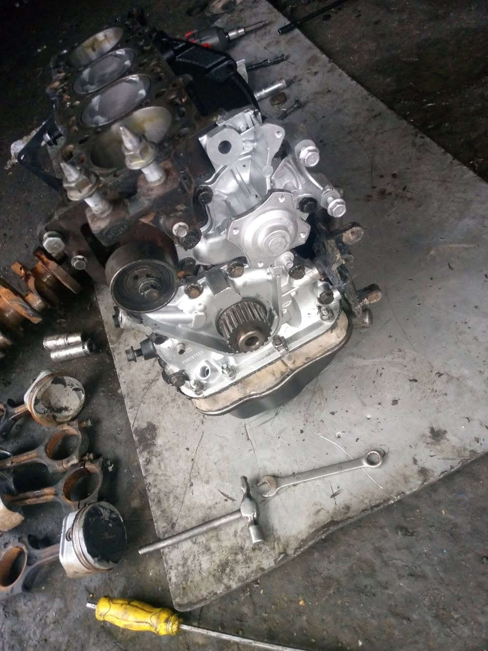 فيتر محمد الجومري
عنوان موصل صناعه ايسر خلف مطعم الذهبي 
رقم***********اسيا
***********كورك
اشتغل شيري و بي وي دي و شوفيرليت كروز
