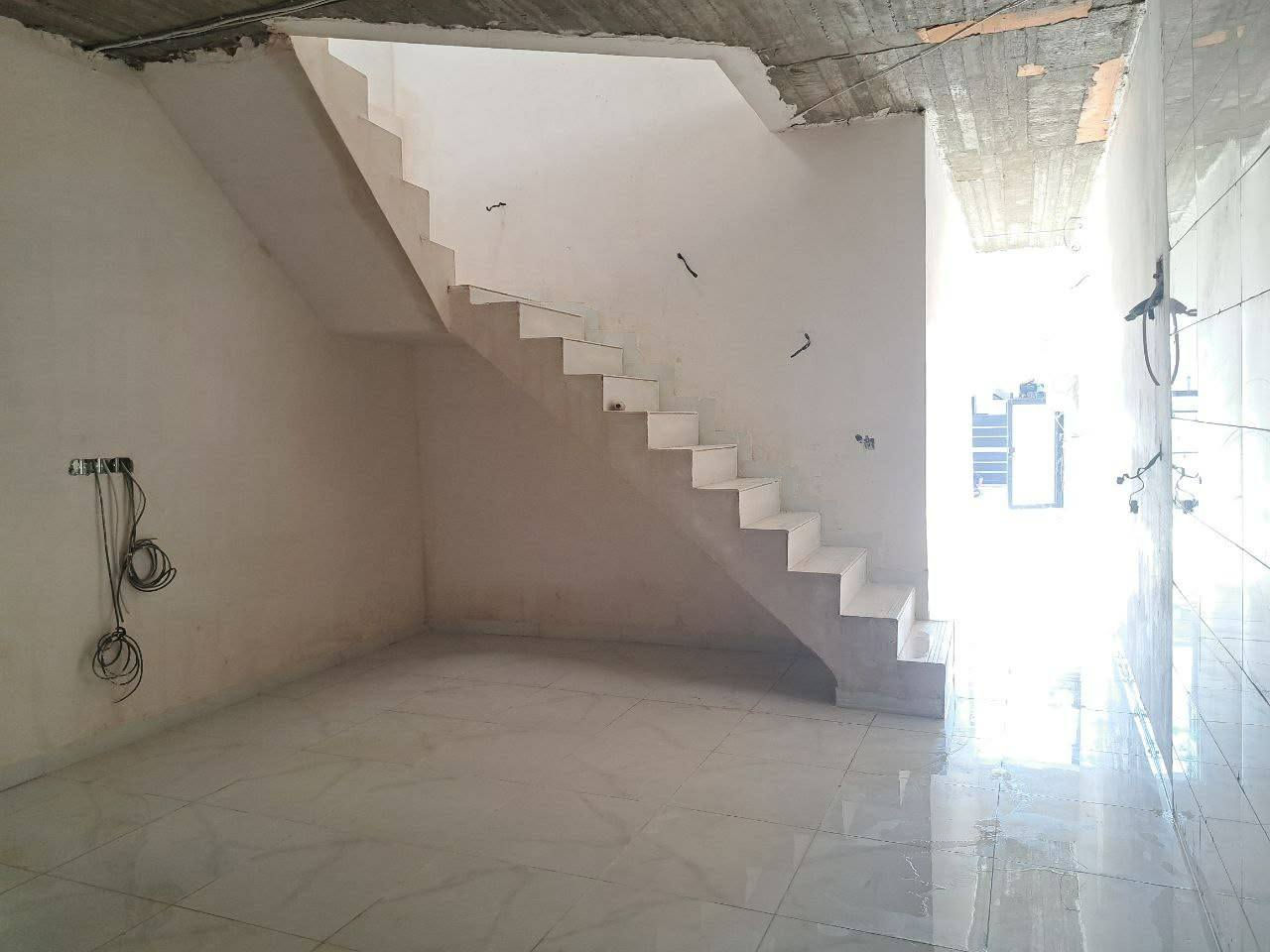 دار 100متر طابقين - 5متر واجهه وعمق 20م بي نواقص مثل ماموضح بالصور - طابو للبيع في منطقة ال٥٨ قرب محطة وقود شمس سعر ٧٤ مع مجال للمعلومات اتصال على***********
