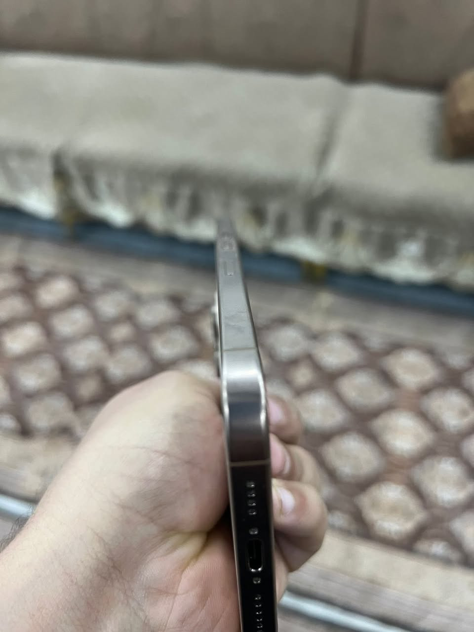 السلام عليكم تليفون ايفون 16 pro Max ضمان شرق اسوط نضافه ١٠٠/١٠٠ البطاريه (٩٩) الجهاز نضافه تامه خالي من اي ضرر تمامآ  للأستفسار الاتصال على الرقم التالي 
 *********** السعر (١٤٠٠) مليون واربع مئه بي مجال كُلش قليل "
سكني بغداد مدينة الصدر
