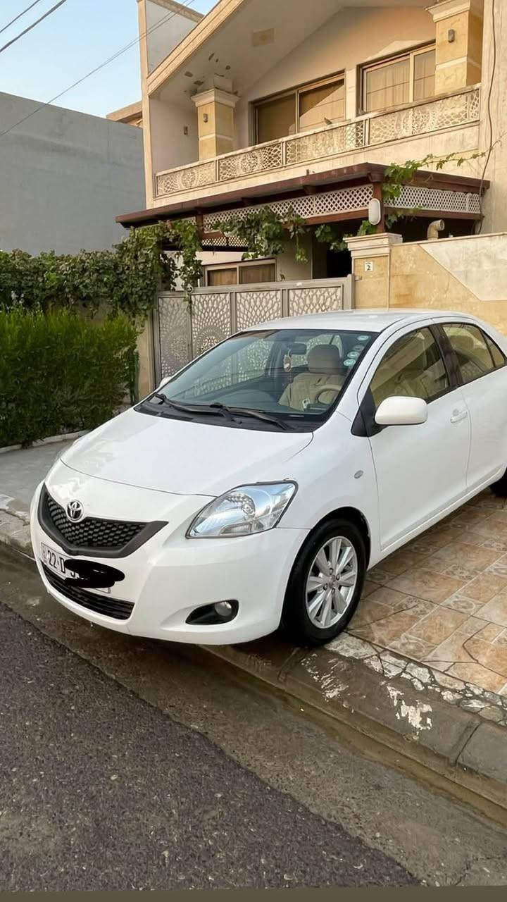 سلامو علیکوم  تویتا یارس ٢٠١١سەیارەکە لەسەر دەقی شەریکە ماوە رەقەمو سەنەوی نویە سەیارەکە تەقەو رەقە بەشەرت نیو چامغی پیشی سبوخەلەگەل ٢جئی بچوک ساردە سەیارەکە پاکو خاوین ماوەتەوە ٣سویچی بیلادیماوە لەسفرەوە ٢مین دەستە  ٢٣٥کم رۆیە سەیارەکە هەموشتی بەشەرت رەقەم ***********
